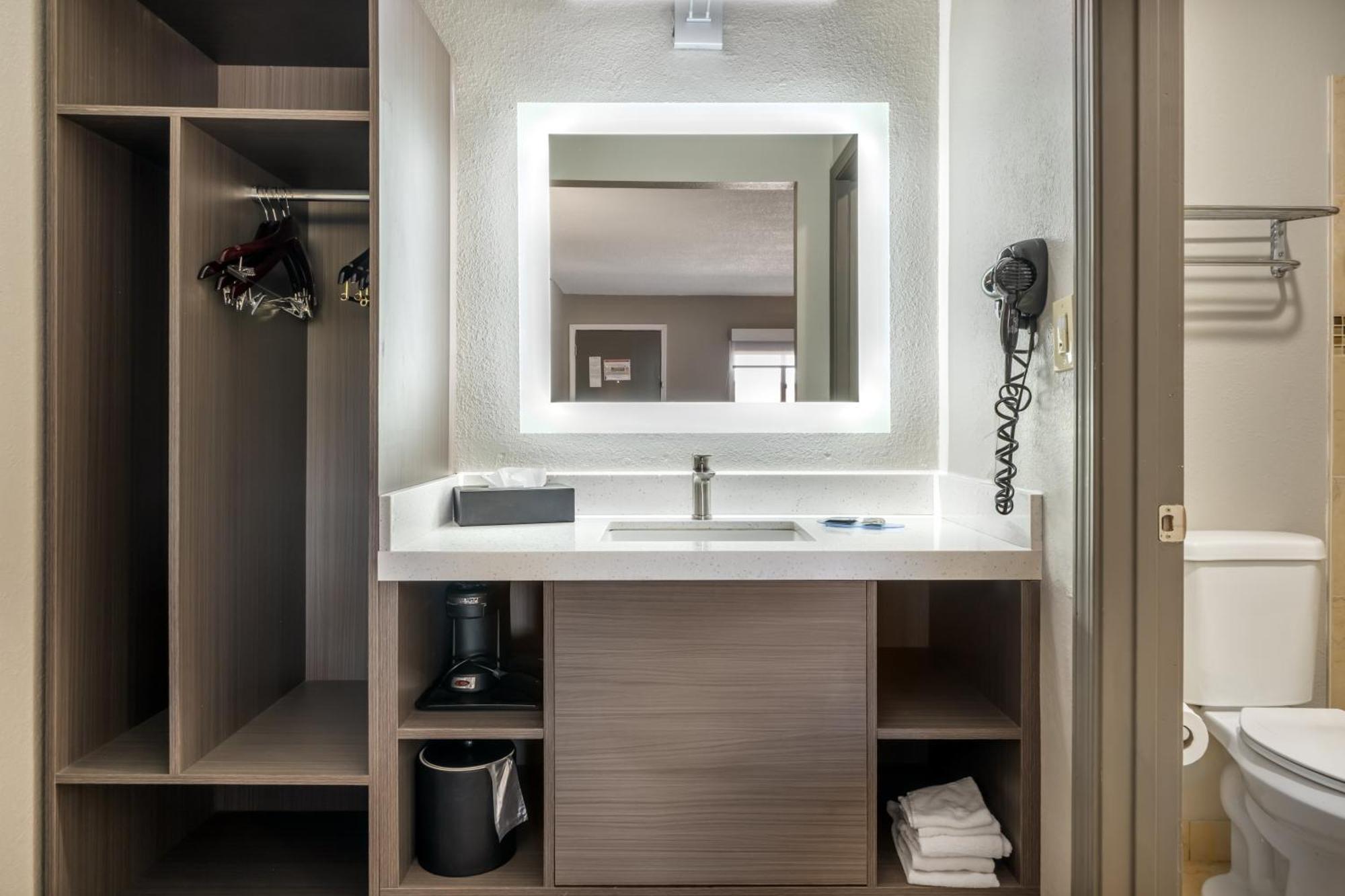 Best Western Green Tree Inn Кларксвилл Экстерьер фото