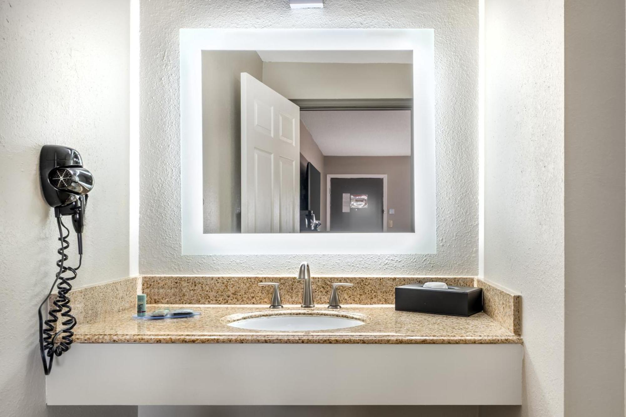 Best Western Green Tree Inn Кларксвилл Экстерьер фото